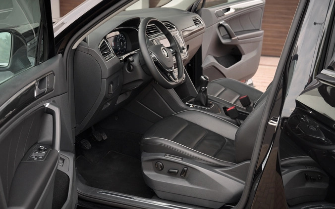 Volkswagen Tiguan cena 79700 przebieg: 213000, rok produkcji 2016 z Płock małe 781